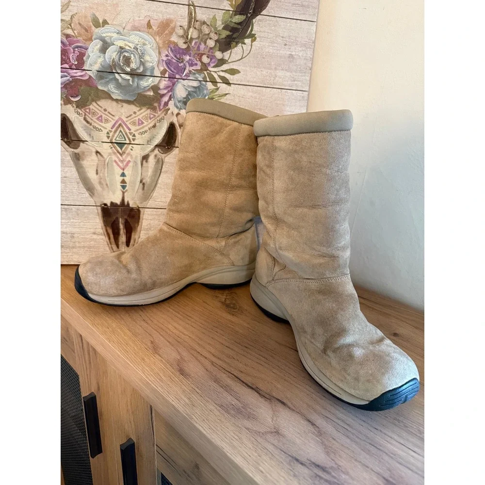 Merrell Womens Waterproof Snow Boots Tan Suede Air Cushioned Insulated Size 10